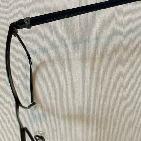 ALFRED SUNG Reading Frames - Picture 7 of 12